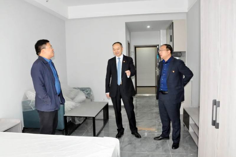 1641459641545238.jpg 640.webp (4).jpg